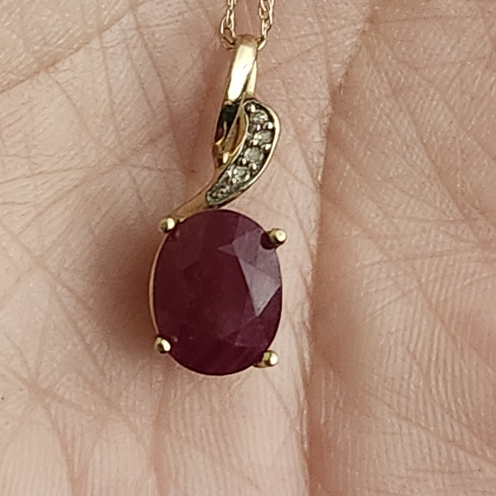 10kt gold ruby diamond necklace